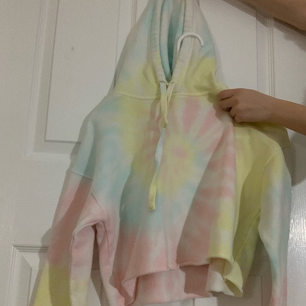 Pastel tie-dye crop sweatshirt